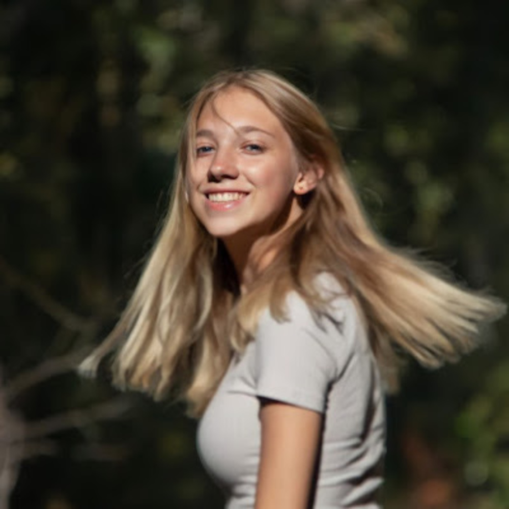 Meet your Posher, Ava